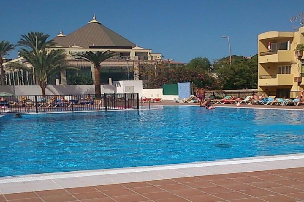Studio In Torres Del Sol Griffin Near The Beach อาโรนา ภายนอก รูปภาพ