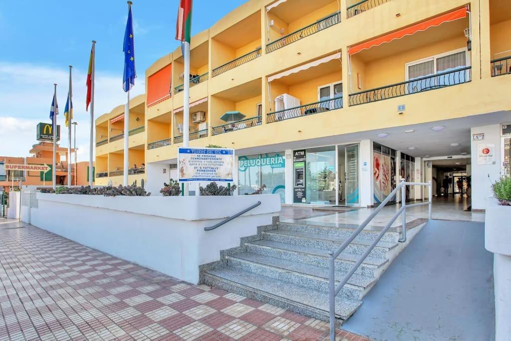 Studio In Torres Del Sol Griffin Near The Beach อาโรนา ภายนอก รูปภาพ