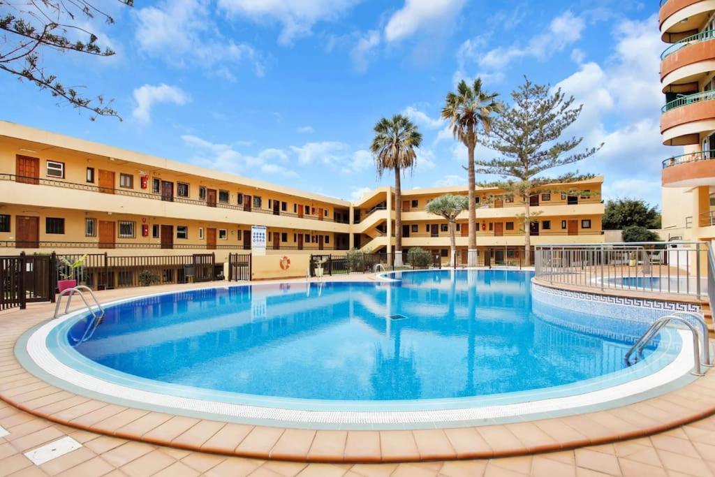 Studio In Torres Del Sol Griffin Near The Beach อาโรนา ภายนอก รูปภาพ