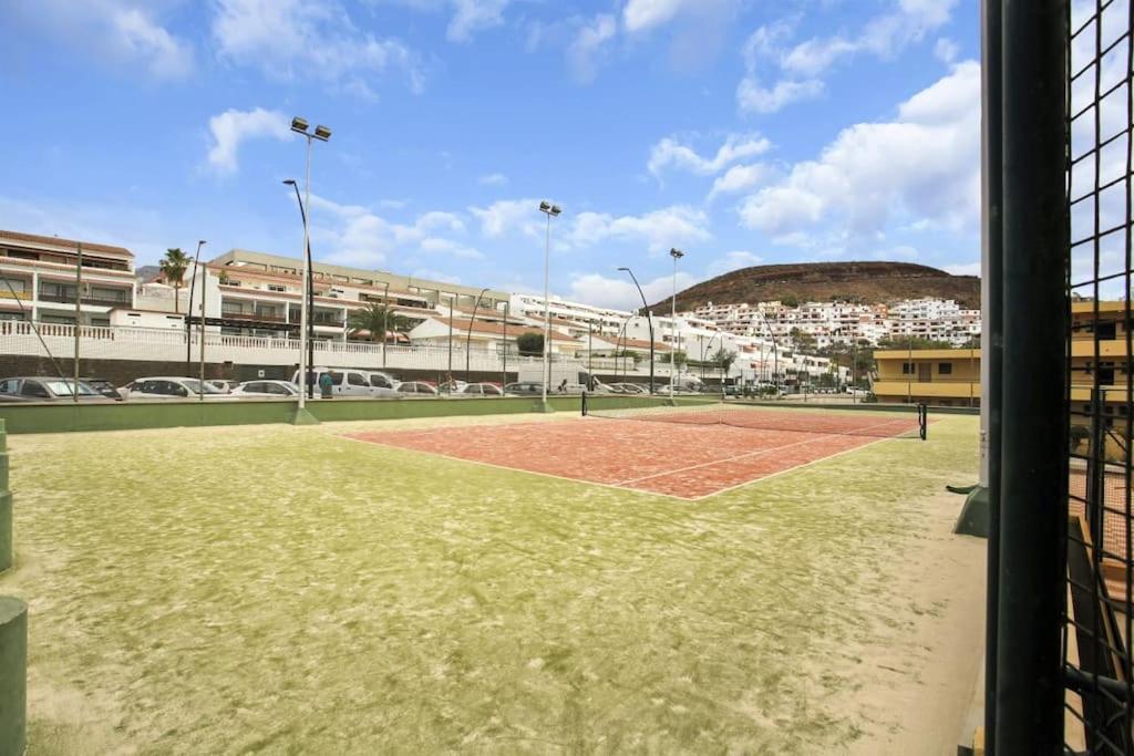 Studio In Torres Del Sol Griffin Near The Beach อาโรนา ภายนอก รูปภาพ