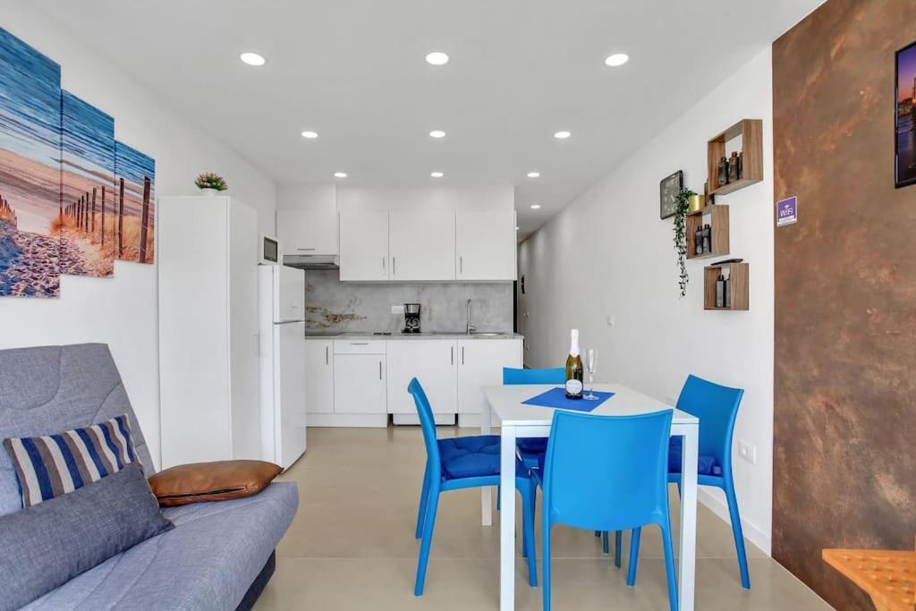 Studio In Torres Del Sol Griffin Near The Beach อาโรนา ภายนอก รูปภาพ