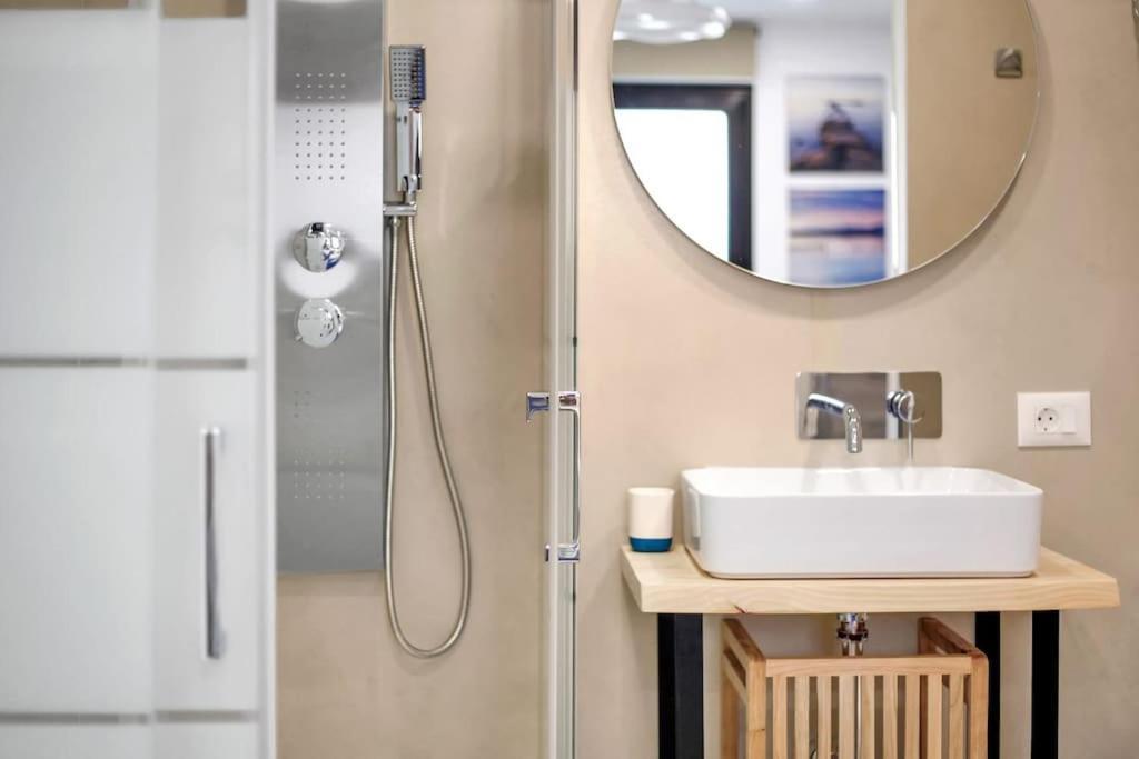 Studio In Torres Del Sol Griffin Near The Beach อาโรนา ภายนอก รูปภาพ